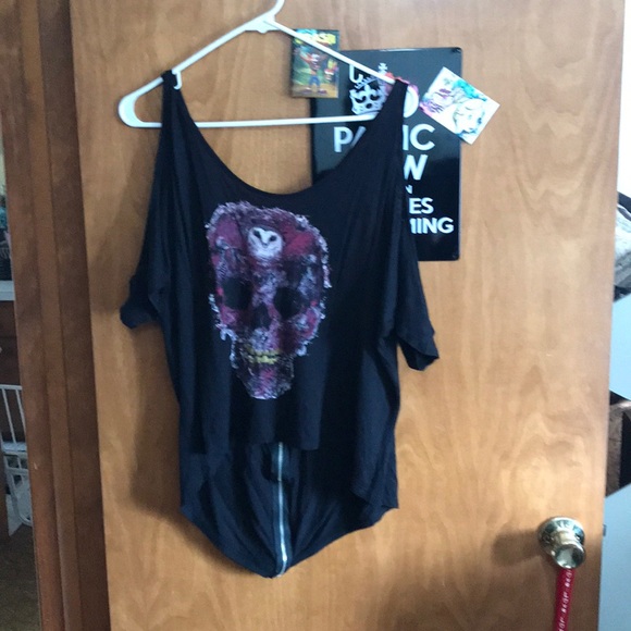 Tank - Picture 1 of 2